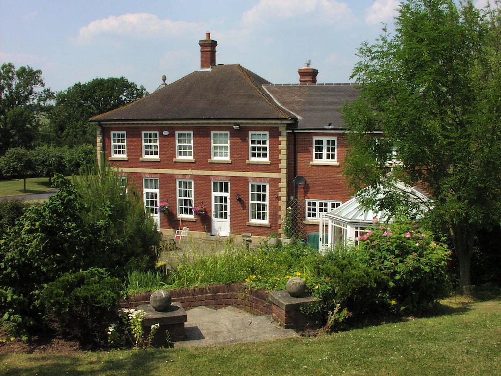 Austons Down Farm B&B Claverdon Bagian luar foto